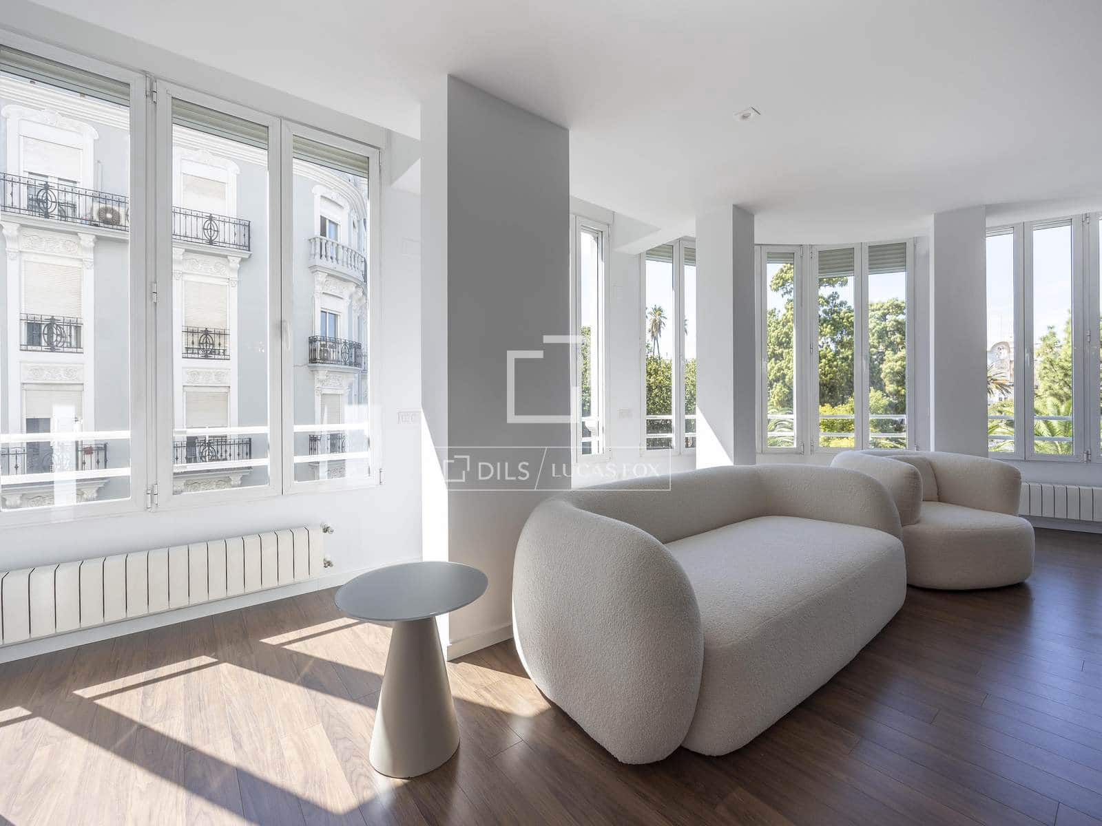 Apartamento de 5 habitaciones en València ciudad en alquiler - 5.000 € (Ref: 10019690)