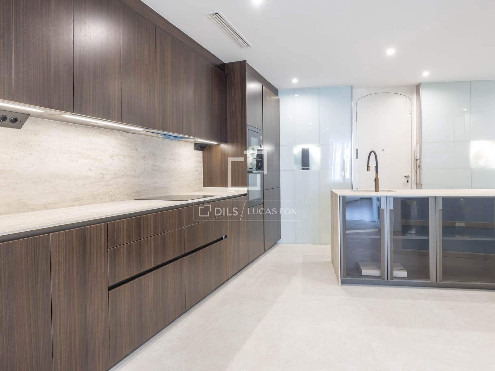 Apartamento de 5 habitaciones en València ciudad en alquiler - 5.000 € (Ref: 10019690)