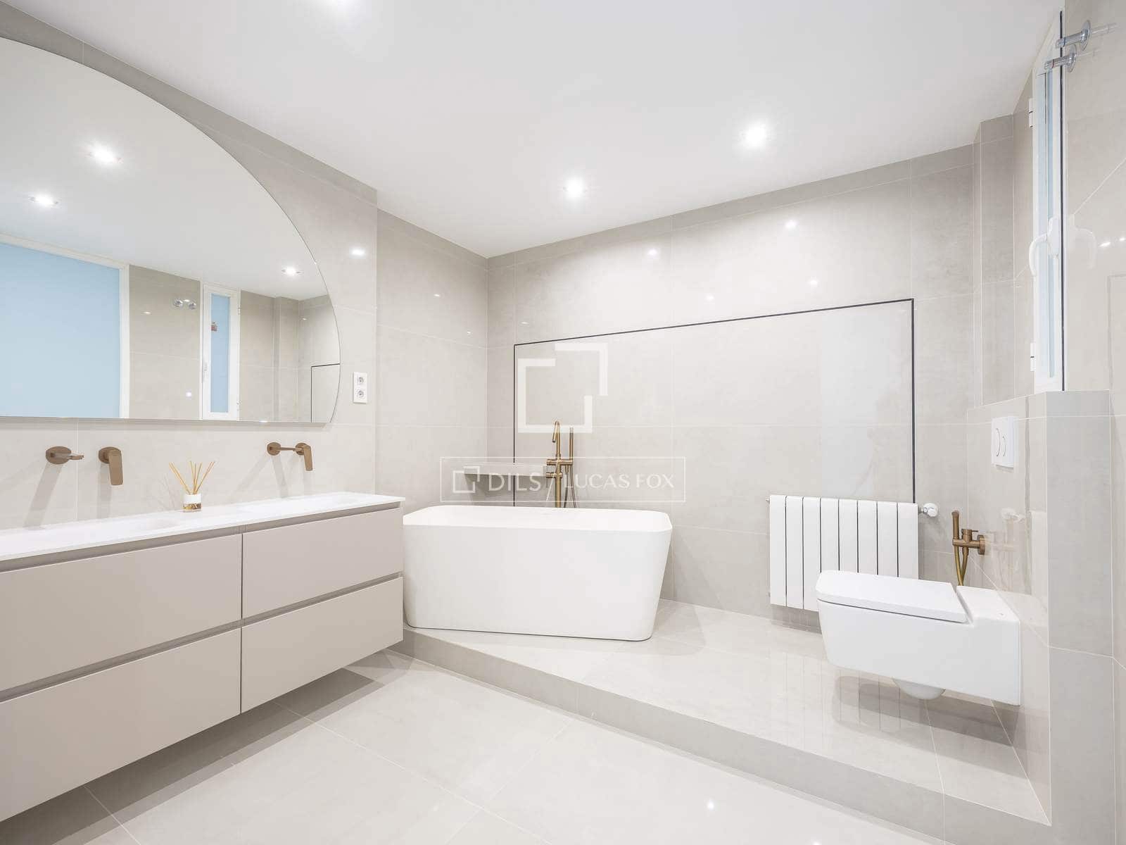 Apartamento de 5 habitaciones en València ciudad en alquiler - 5.000 € (Ref: 10019690)