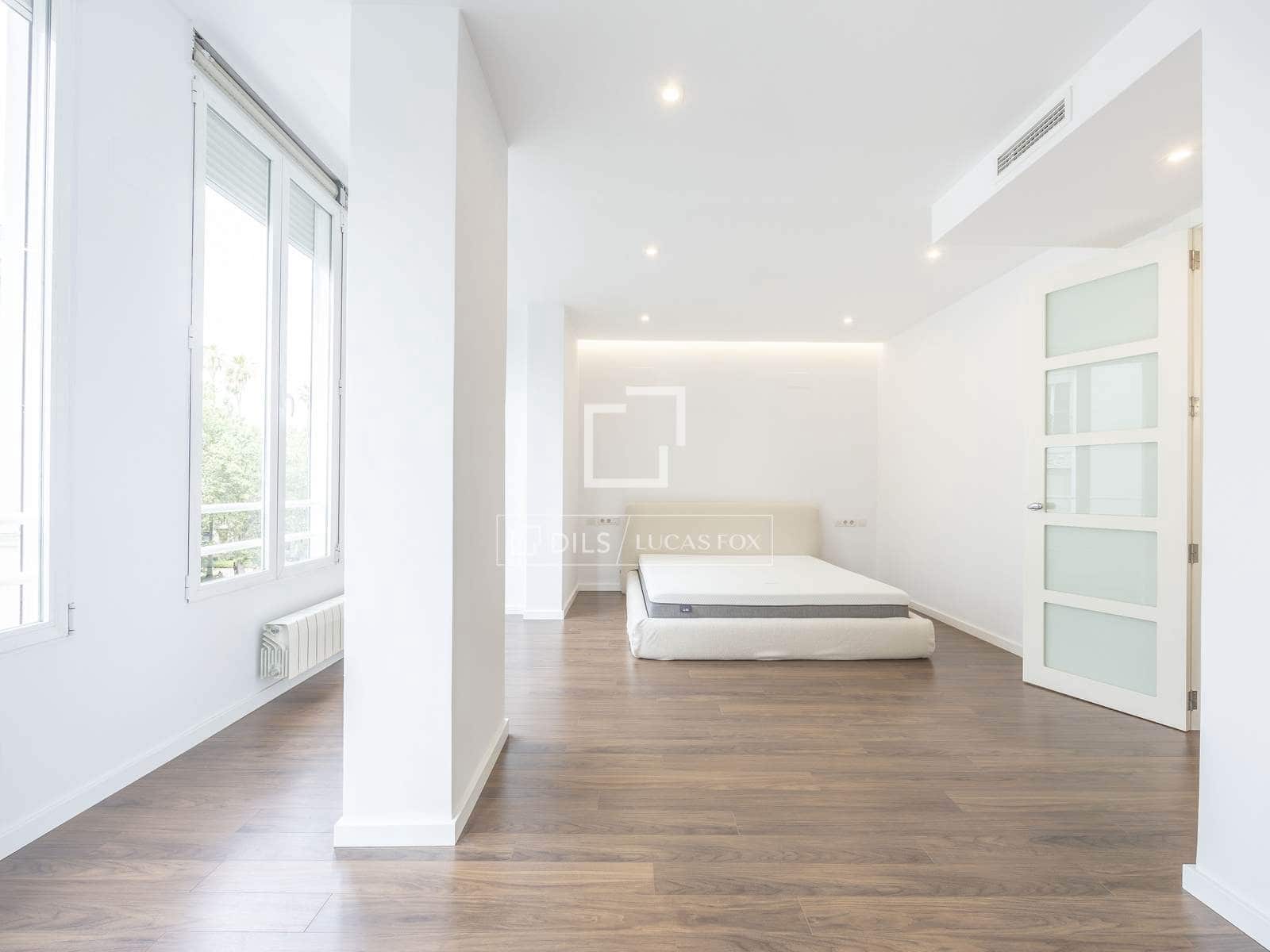 Apartamento de 5 habitaciones en València ciudad en alquiler - 5.000 € (Ref: 10019690)