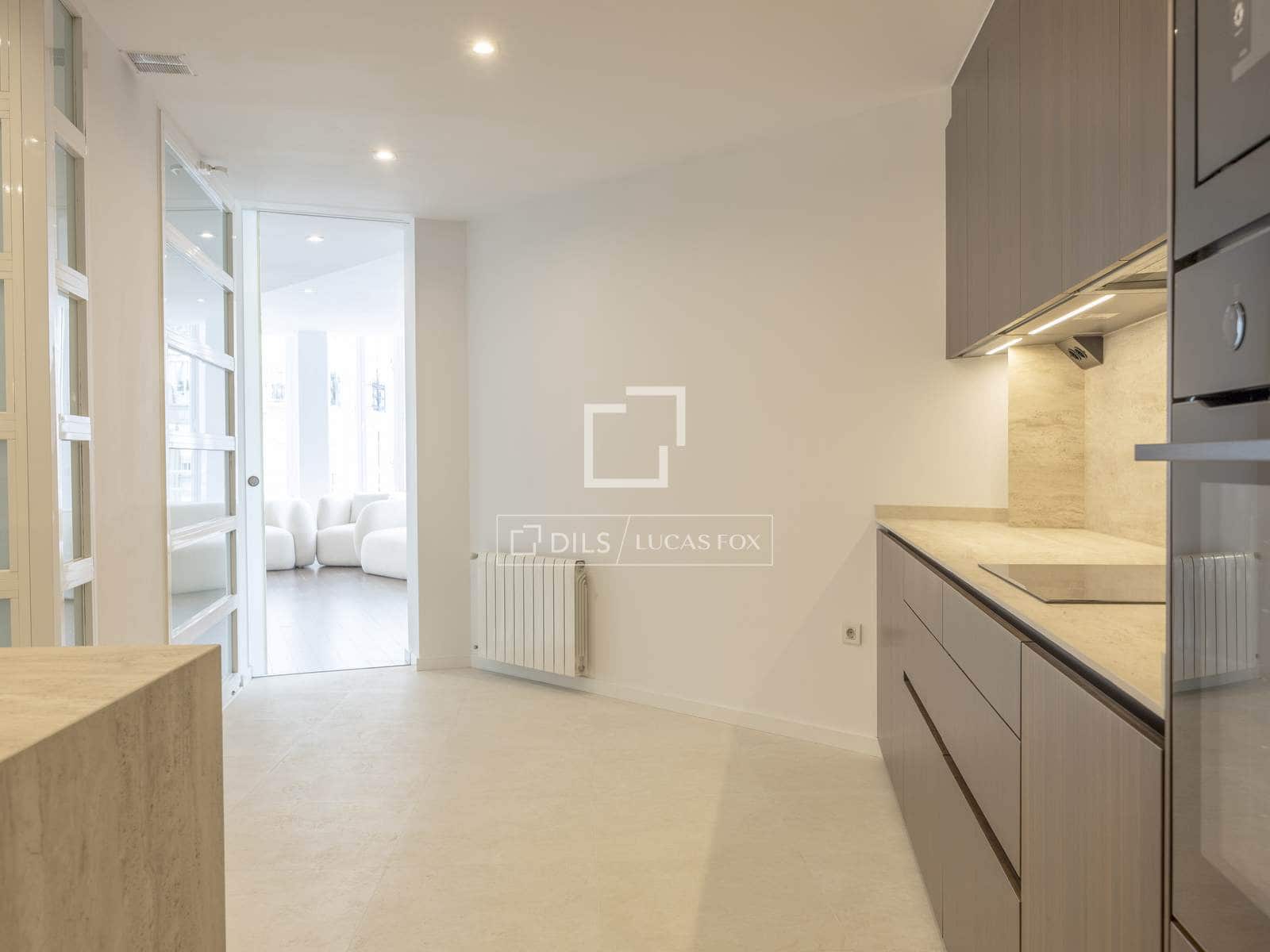 Apartamento de 5 habitaciones en València ciudad en alquiler - 5.000 € (Ref: 10019690)