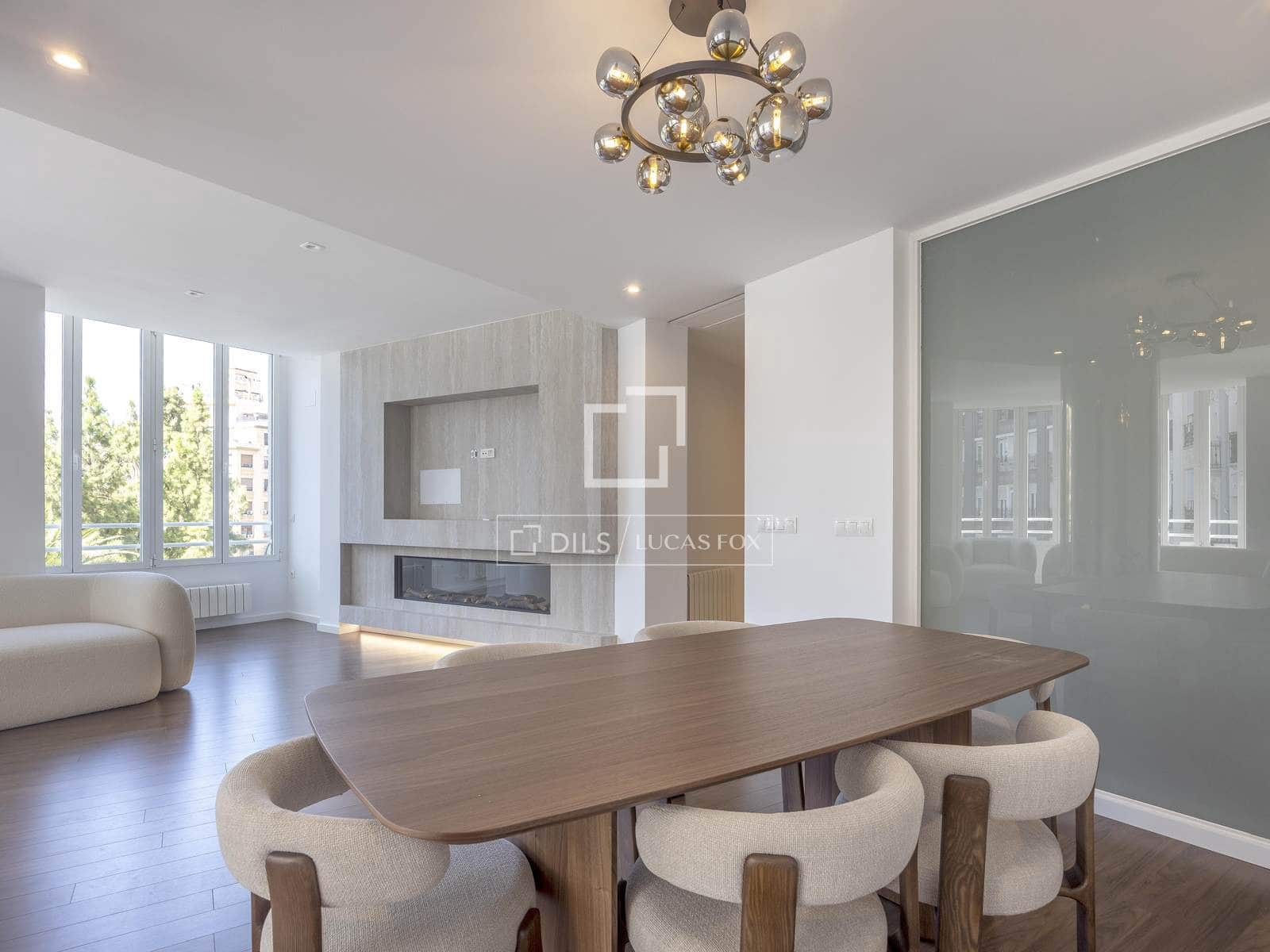 Apartamento de 5 habitaciones en València ciudad en alquiler - 5.000 € (Ref: 10019690)