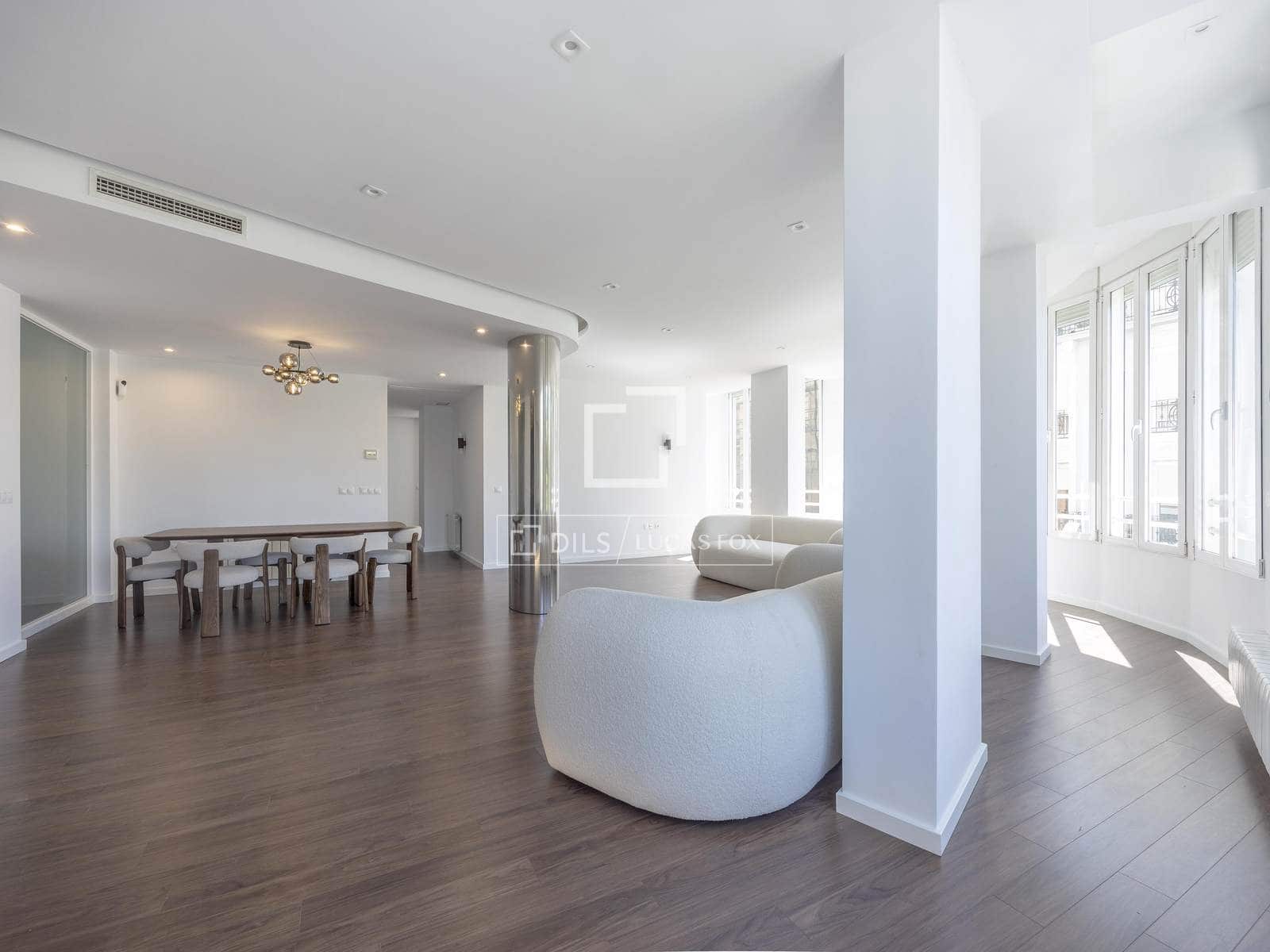 Apartamento de 5 habitaciones en València ciudad en alquiler - 5.000 € (Ref: 10019690)