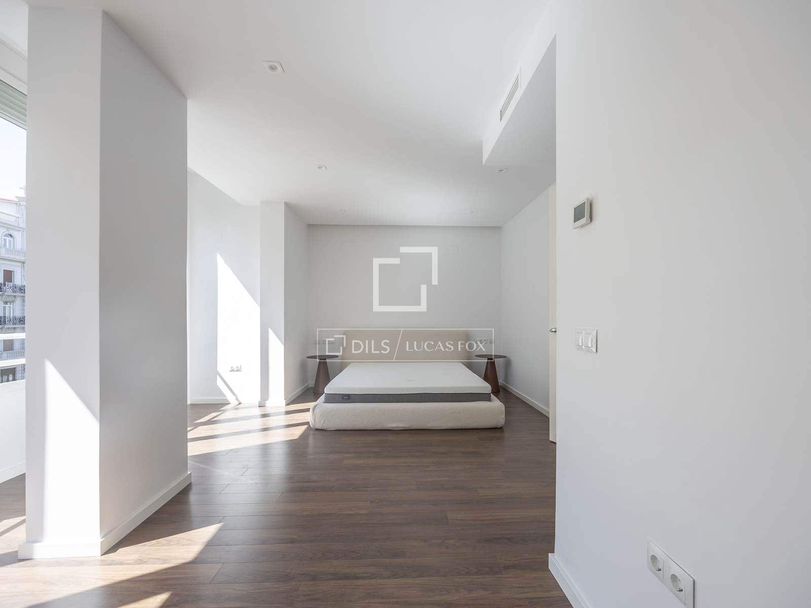 Apartamento de 5 habitaciones en València ciudad en alquiler - 5.000 € (Ref: 10019690)