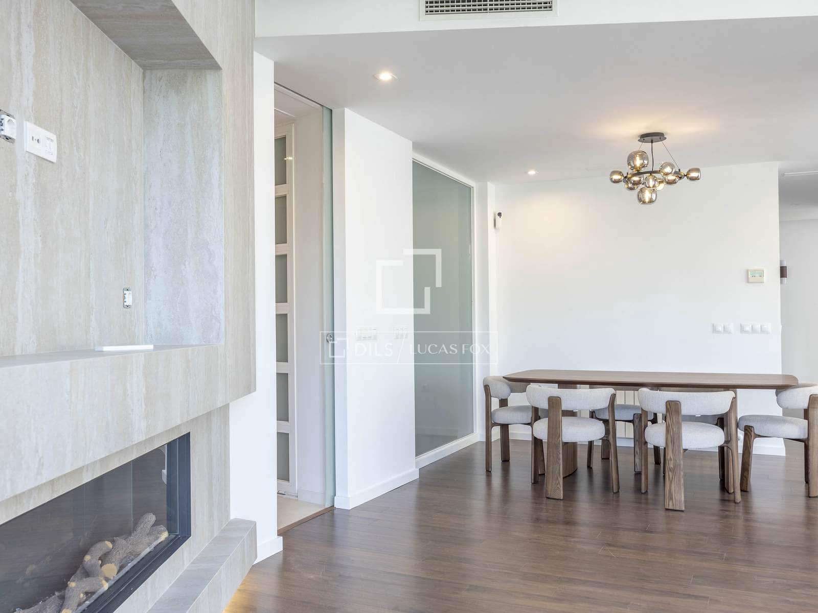 Apartamento de 5 habitaciones en València ciudad en alquiler - 5.000 € (Ref: 10019690)