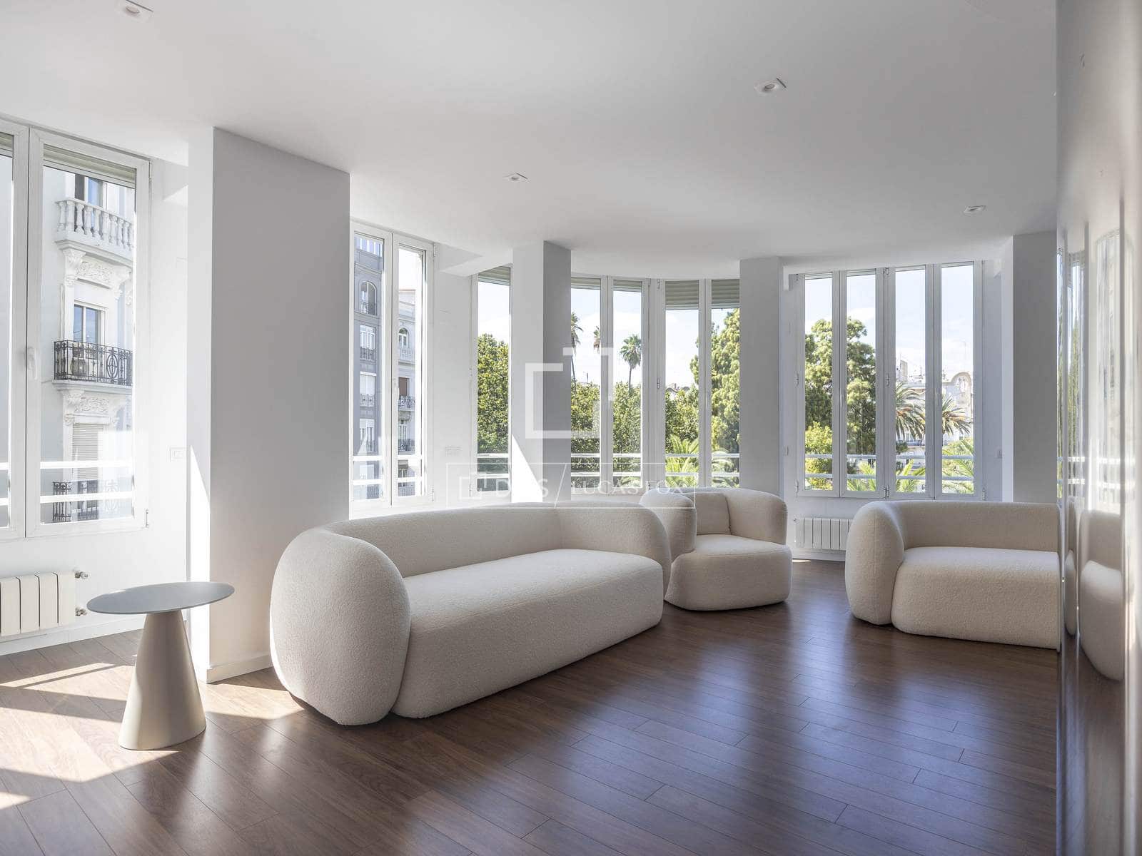 Apartamento de 5 habitaciones en València ciudad en alquiler - 5.000 € (Ref: 10019690)