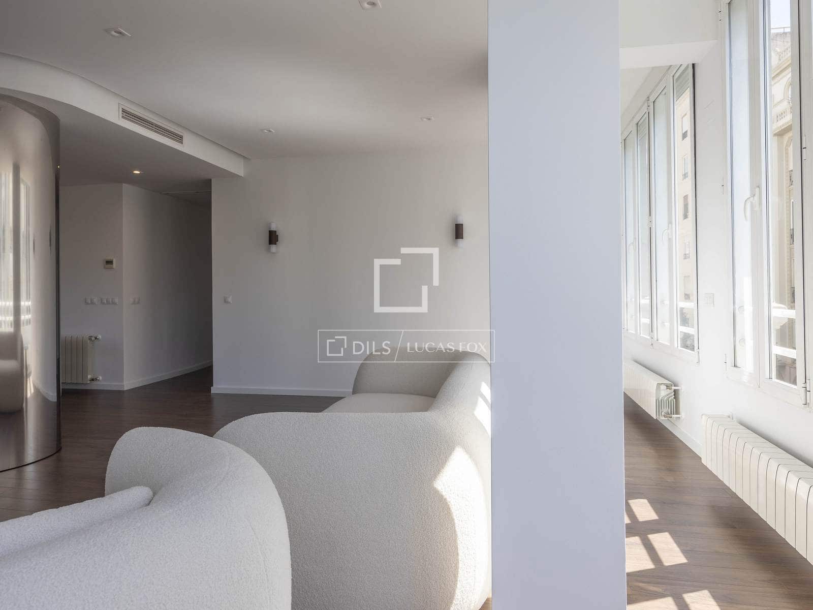 Apartamento de 5 habitaciones en València ciudad en alquiler - 5.000 € (Ref: 10019690)