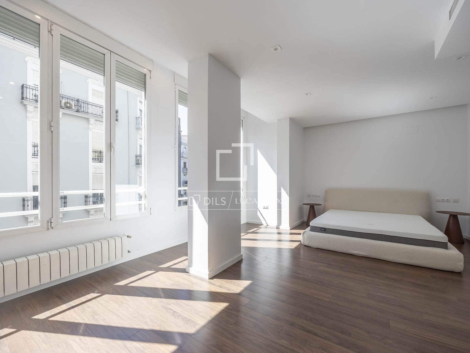 5 slaapkamer Appartement te huur in Valencia stad - € 5.000 (Ref: 10019690)