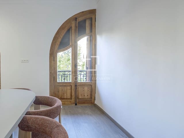 4 bedroom Apartment for rent in Valencia city - € 5,000 (Ref: 10019692)