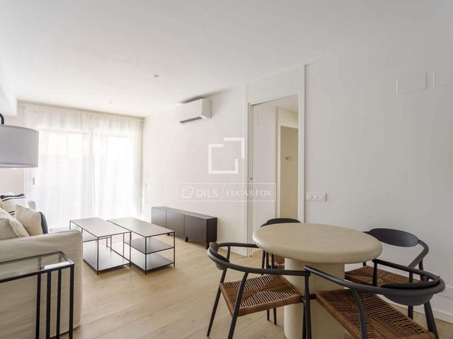 2 slaapkamer Appartement te huur in Madrid stad met garage - € 1.950 (Ref: 10019787)