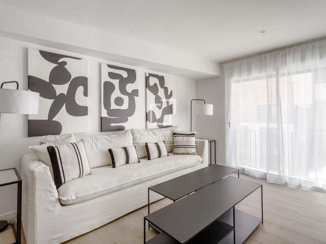 2 slaapkamer Appartement te huur in Madrid stad met garage - € 1.950 (Ref: 10019787)