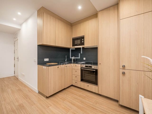 2 slaapkamer Appartement te koop in Hispanoamérica, Madrid stad - € 500.000 (Ref: 10019792)