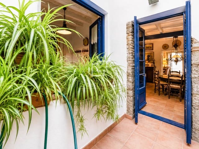 5 makuuhuone Huvila myytävänä paikassa Sitges - 1 295 000 € (Ref: 10019834)