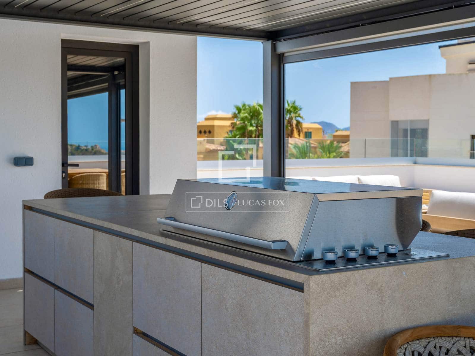5 bedroom Villa for sale in Finestrat with pool - € 2,490,000 (Ref: 10019889)
