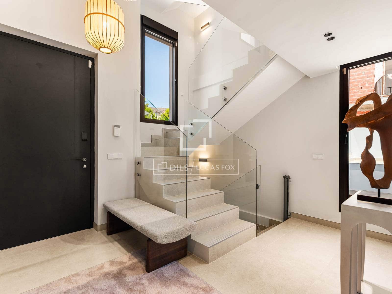 5 bedroom Villa for sale in Finestrat with pool - € 2,490,000 (Ref: 10019889)