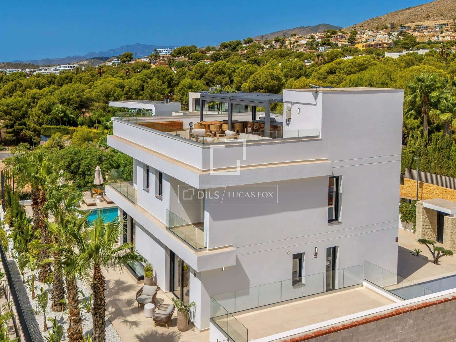 5 bedroom Villa for sale in Finestrat with pool - € 2,490,000 (Ref: 10019889)