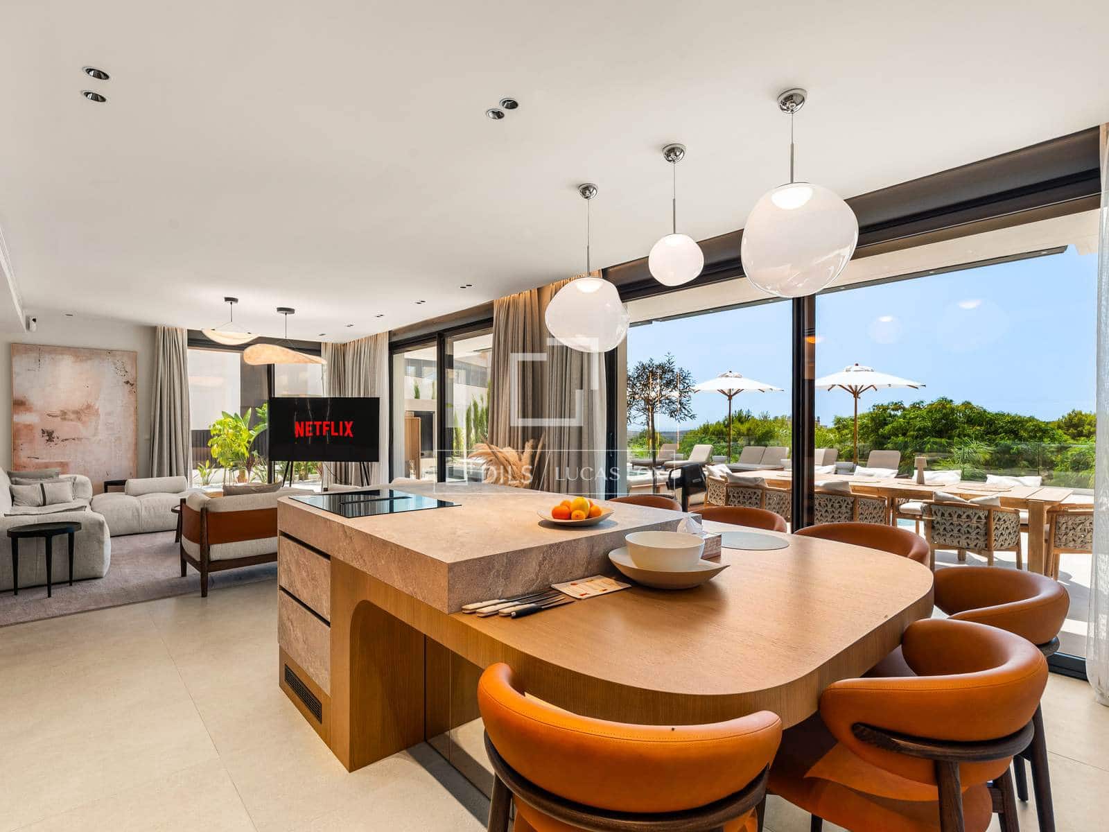 5 bedroom Villa for sale in Finestrat with pool - € 2,490,000 (Ref: 10019889)
