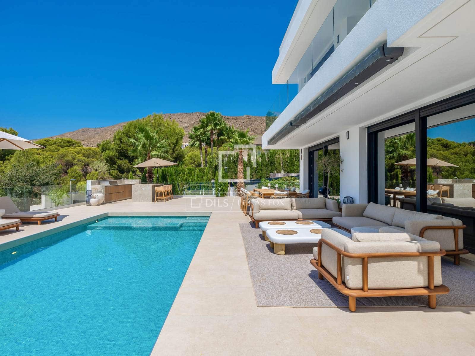 5 bedroom Villa for sale in Finestrat with pool - € 2,490,000 (Ref: 10019889)