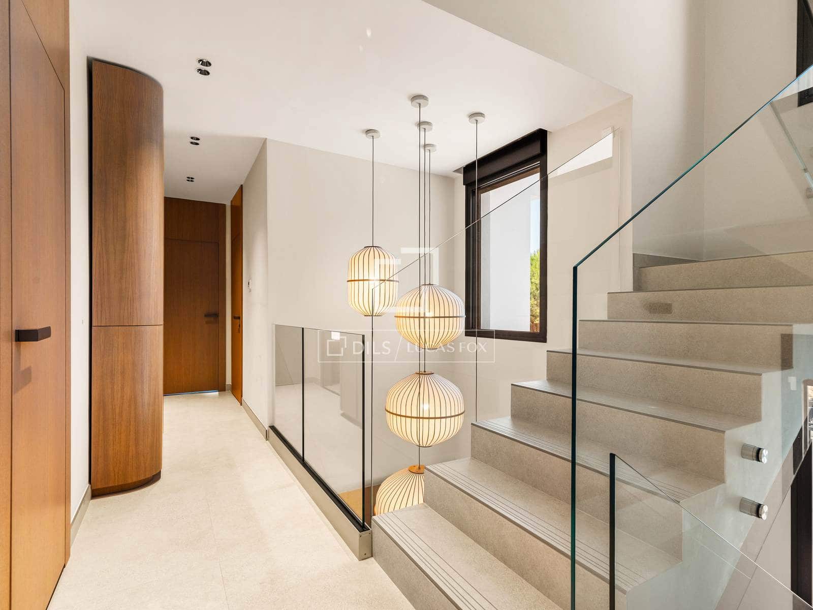 5 bedroom Villa for sale in Finestrat with pool - € 2,490,000 (Ref: 10019889)