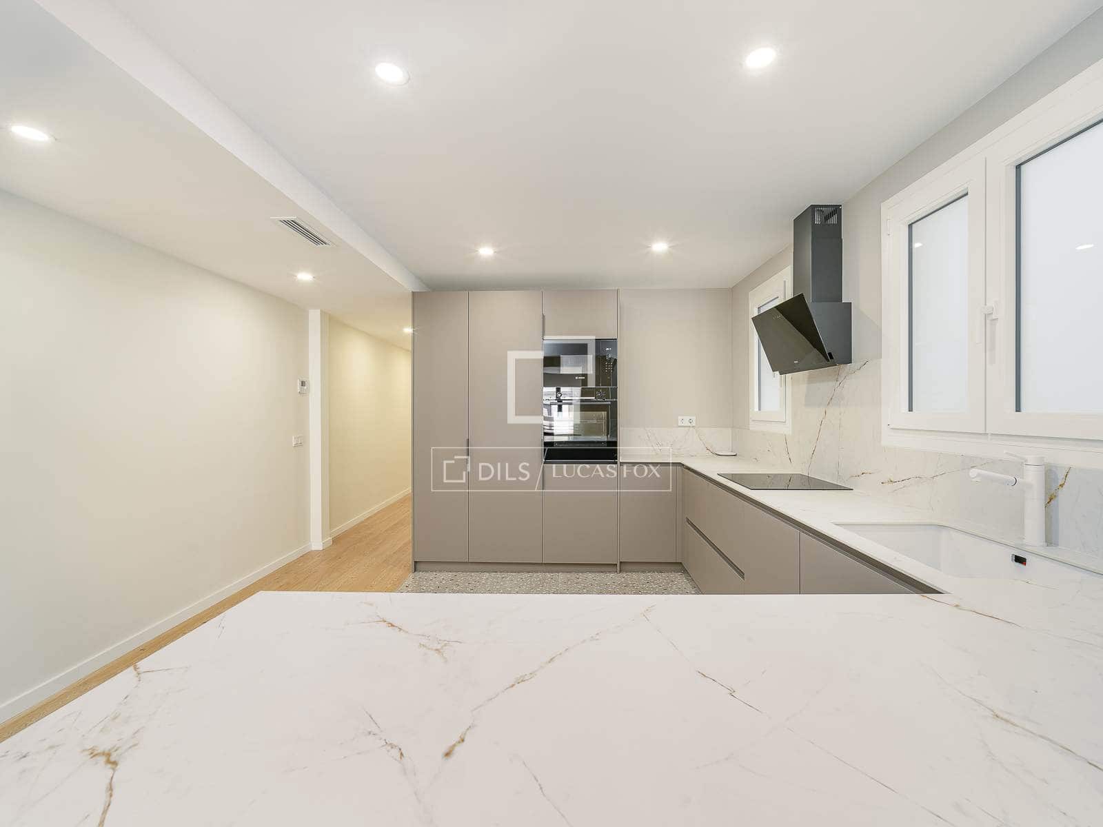 Apartamento de 3 habitaciones en Barcelona ciudad en venta - 850.000 € (Ref: 10021321)