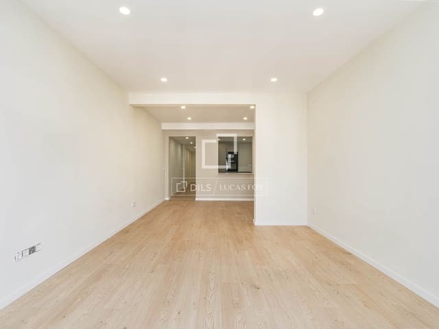 Apartamento de 3 habitaciones en Barcelona ciudad en venta - 850.000 € (Ref: 10021321)