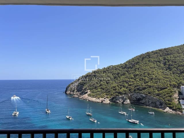 2 bedroom Apartment for rent in Cala Llonga, Santa Eulalia / Santa Eularia - € 2,600 (Ref: 10021619)