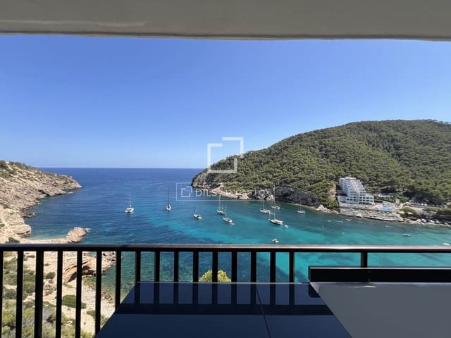 2 bedroom Apartment for rent in Cala Llonga, Santa Eulalia / Santa Eularia - € 2,600 (Ref: 10021619)