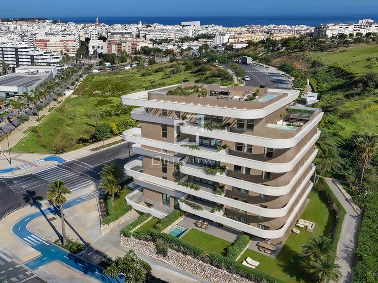 3 bedroom Apartment for sale in Estepona with pool garage - € 513,000 (Ref: 10021621)