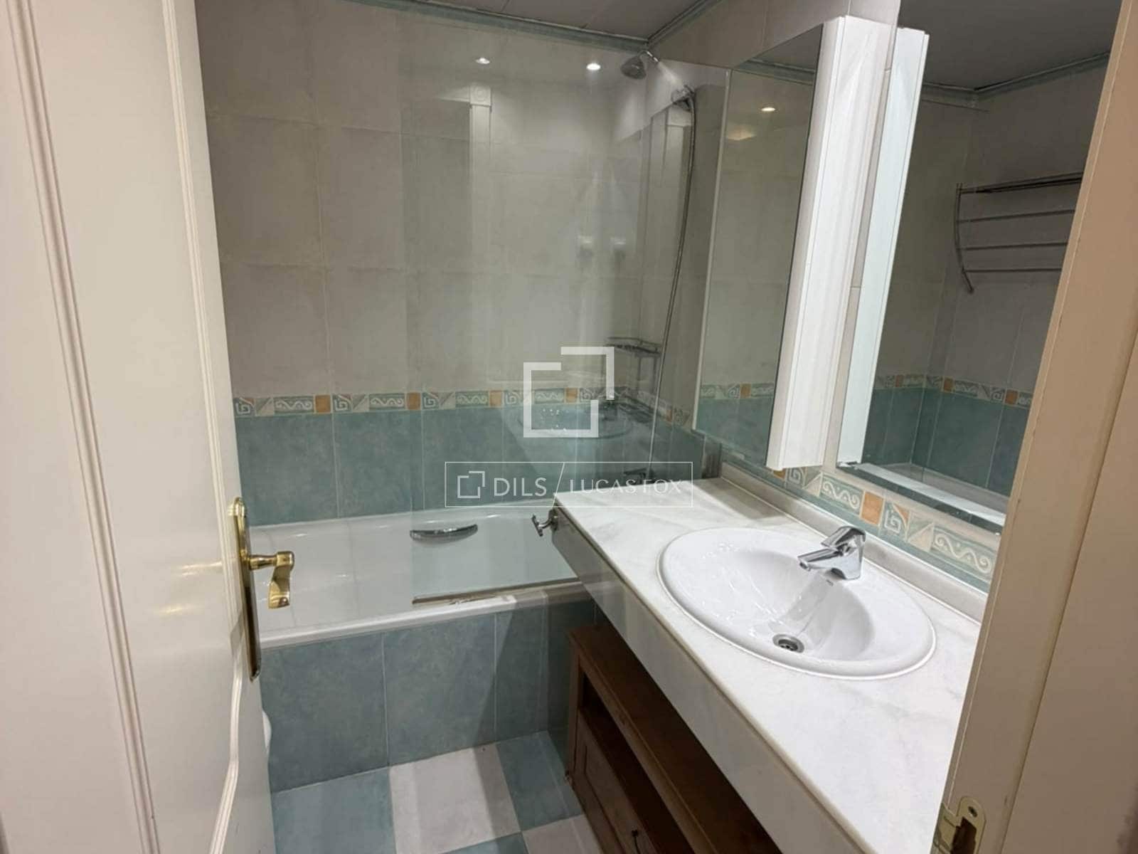 4 sovrum Lägenhet att hyra i Majadahonda med pool garage - 4 500 € (Ref: 10022916)