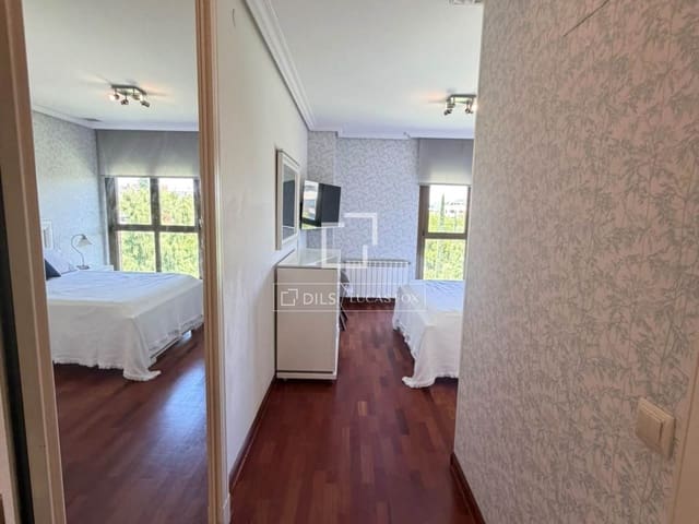 4 slaapkamer Appartement te huur in Majadahonda met zwembad garage - € 4.500 (Ref: 10022916)