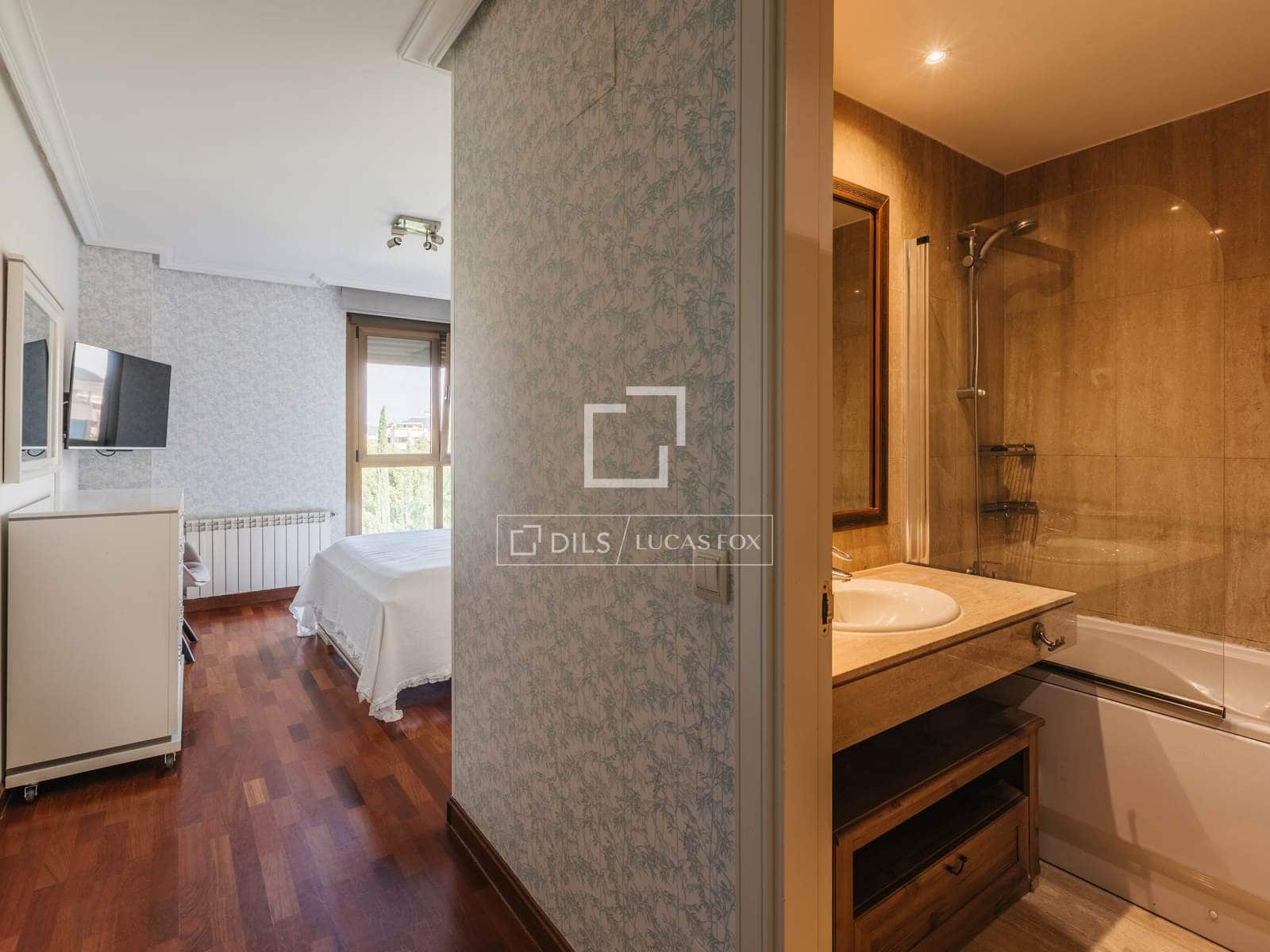 4 bedroom Apartment for rent in Majadahonda with pool garage - € 4,500 (Ref: 10022916)