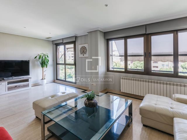 4 soveværelse Lejlighed til leje i Majadahonda med swimmingpool garage - € 4.500 (Ref: 10022916)