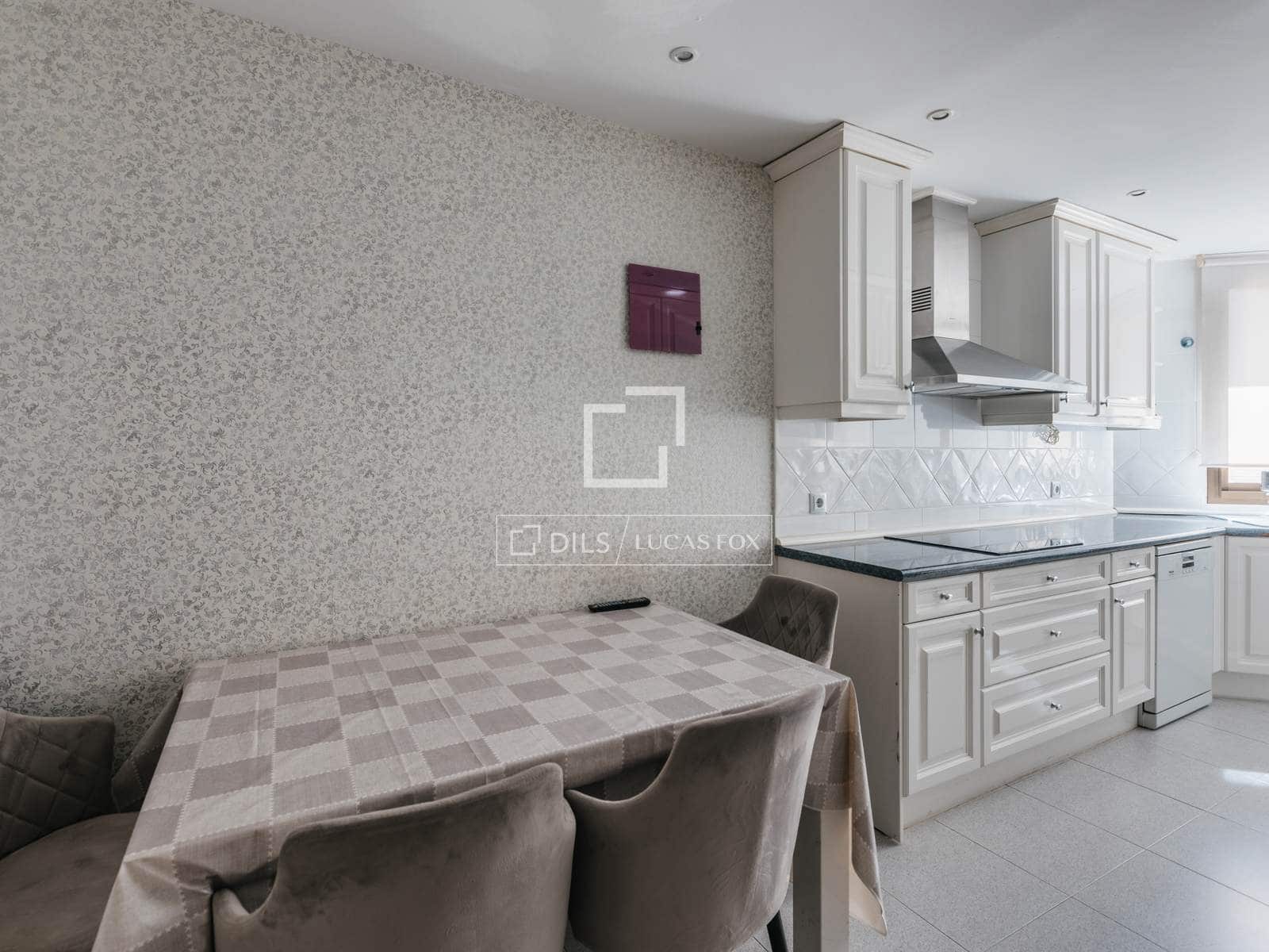 4 bedroom Apartment for rent in Majadahonda with pool garage - € 4,500 (Ref: 10022916)