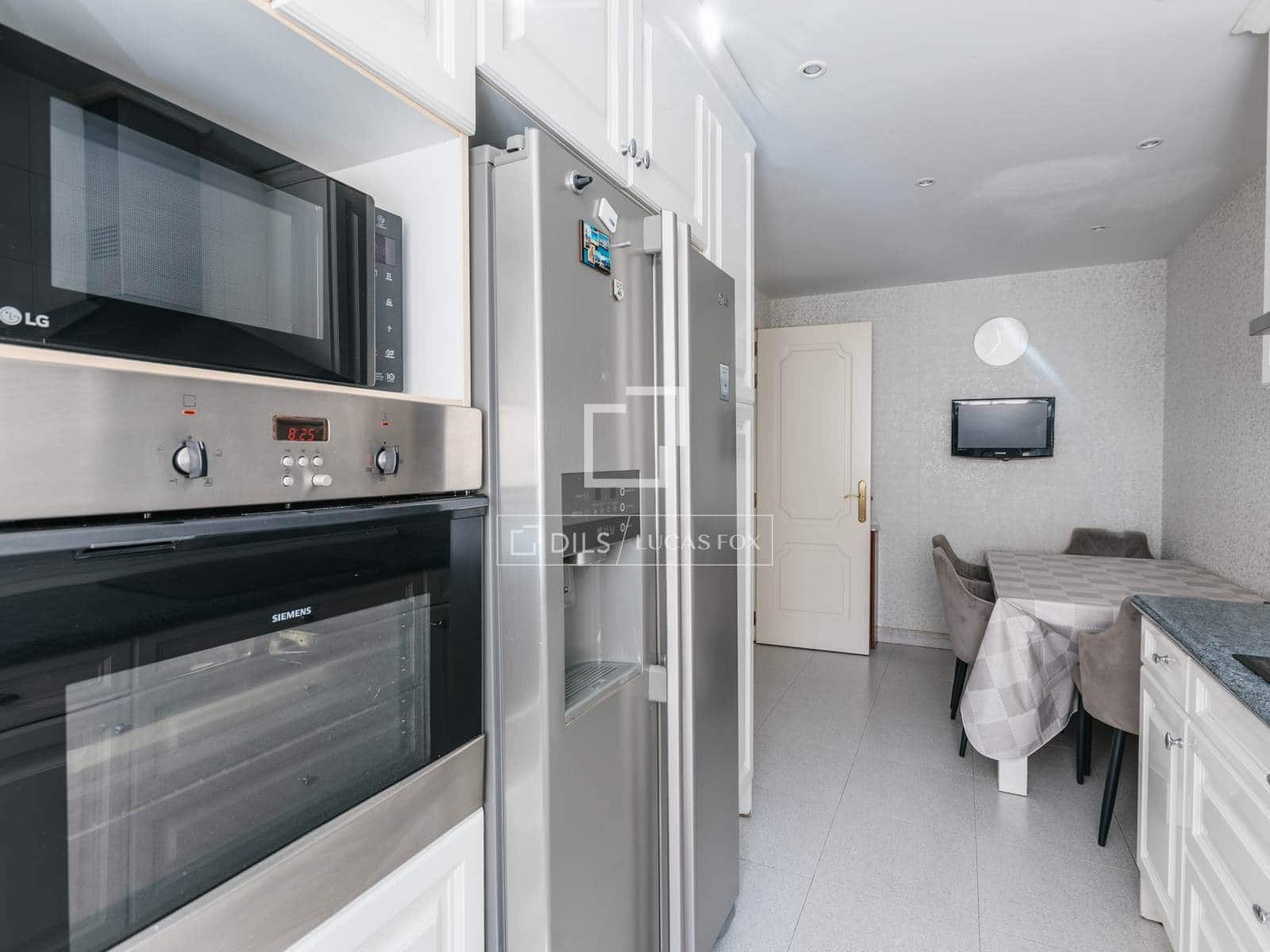 4 bedroom Apartment for rent in Majadahonda with pool garage - € 4,500 (Ref: 10022916)
