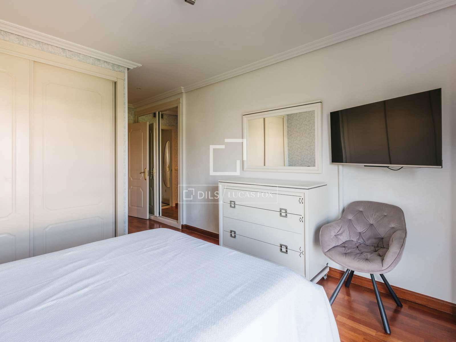 4 bedroom Apartment for rent in Majadahonda with pool garage - € 4,500 (Ref: 10022916)
