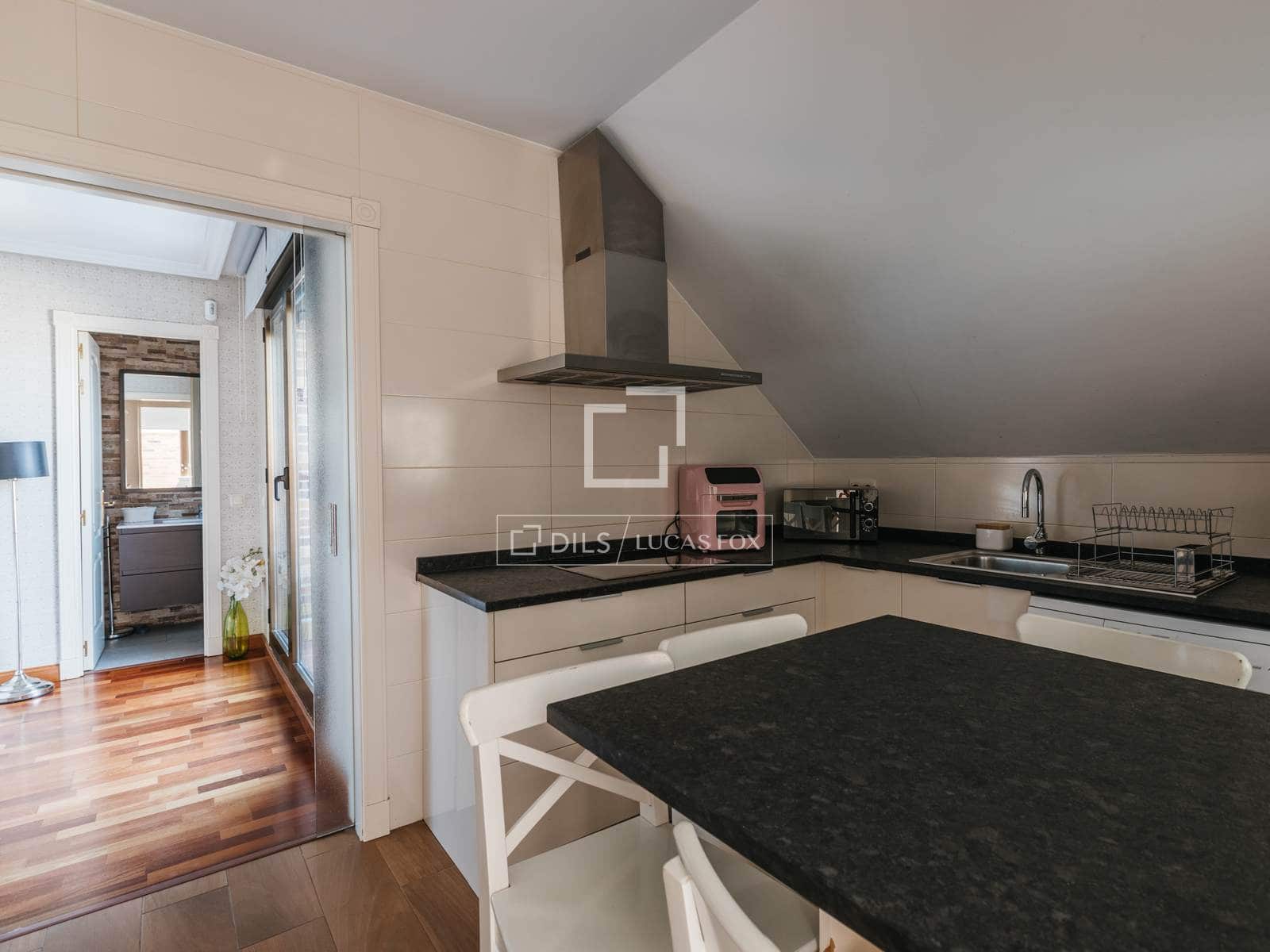 4 bedroom Apartment for rent in Majadahonda with pool garage - € 4,500 (Ref: 10022916)