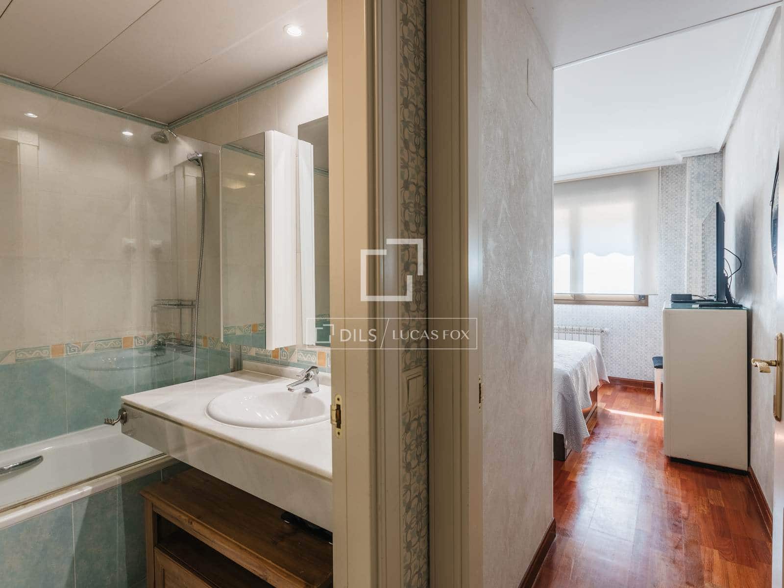 4 bedroom Apartment for rent in Majadahonda with pool garage - € 4,500 (Ref: 10022916)