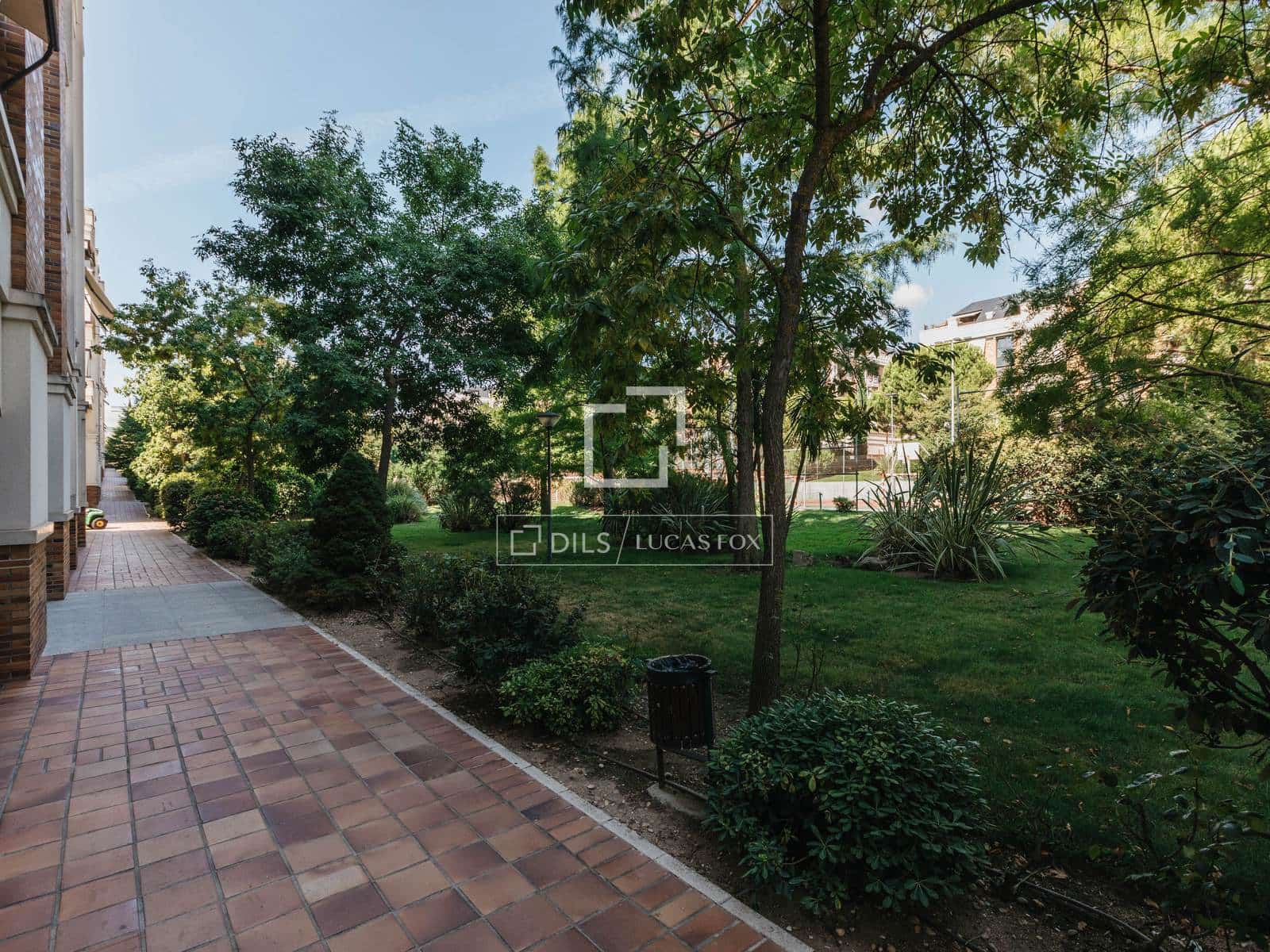 4 bedroom Apartment for rent in Majadahonda with pool garage - € 4,500 (Ref: 10022916)