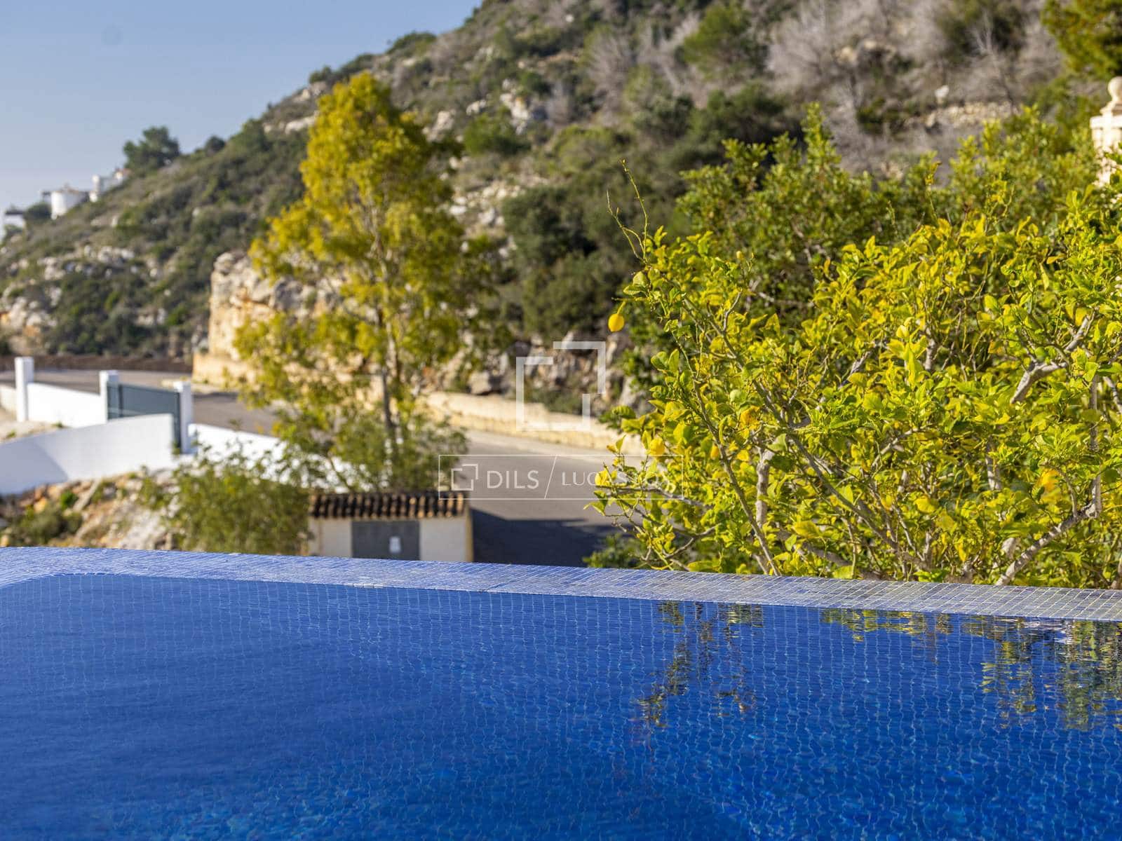 4 sypialnia Willa na sprzedaż w Javea / Xabia z basenem garażem - 2 450 000 € (Ref: 10023201)