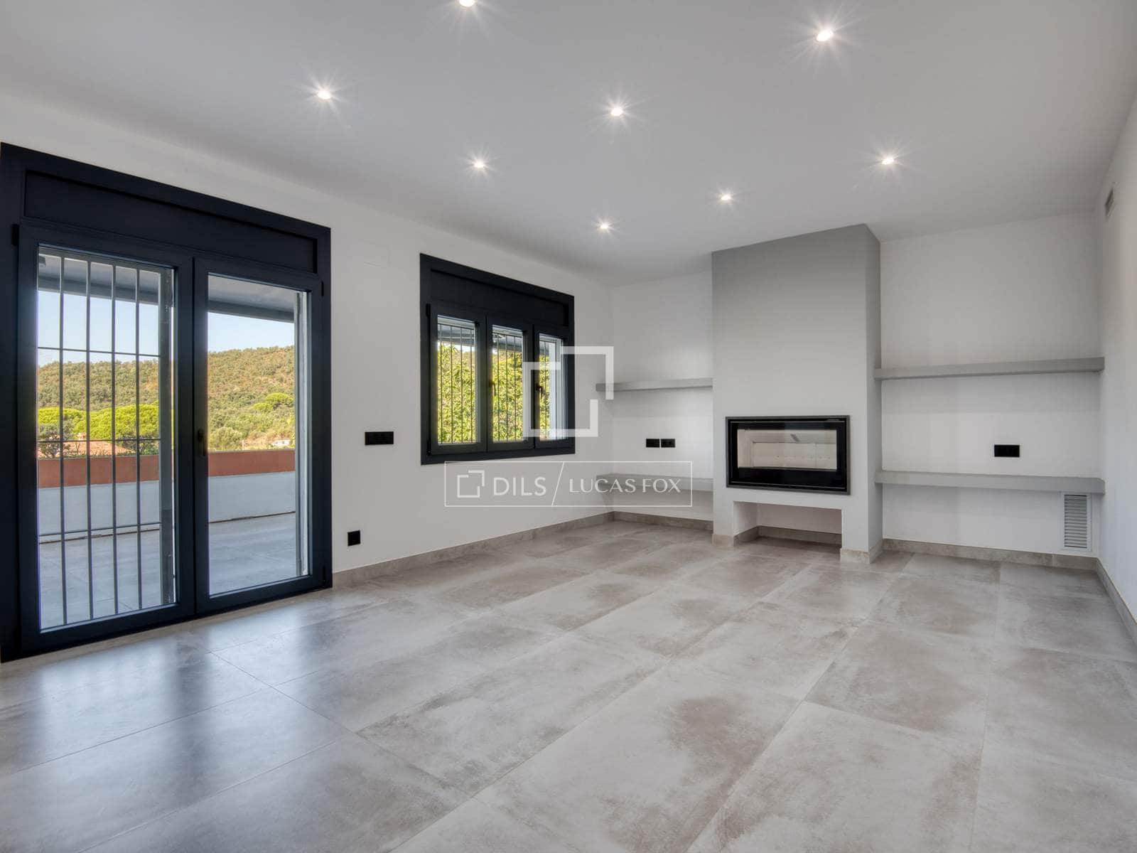 5 bedroom Villa for sale in Platja d'Aro with pool garage - € 945,000 (Ref: 10023274)