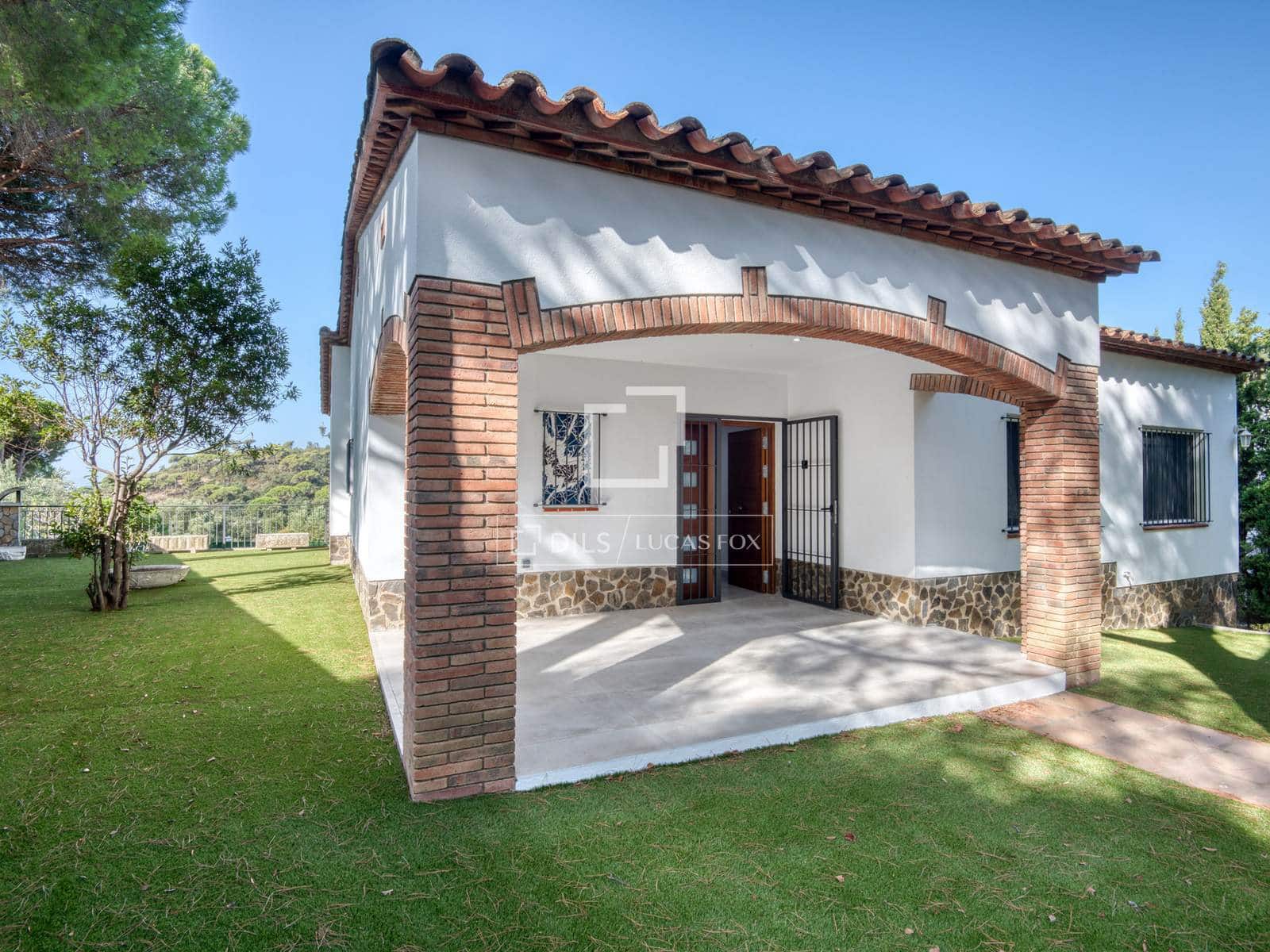 5 bedroom Villa for sale in Platja d'Aro with pool garage - € 945,000 (Ref: 10023274)