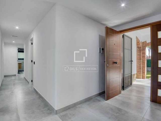 5 bedroom Villa for sale in Platja d'Aro, Castell-Platja d'Aro with pool garage - € 945,000 (Ref: 10023274)