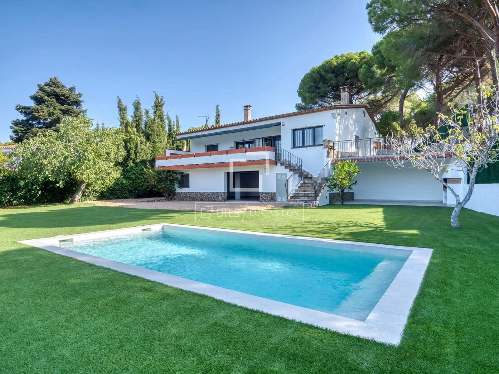 5 bedroom Villa for sale in Platja d'Aro with pool garage - € 945,000 (Ref: 10023274)