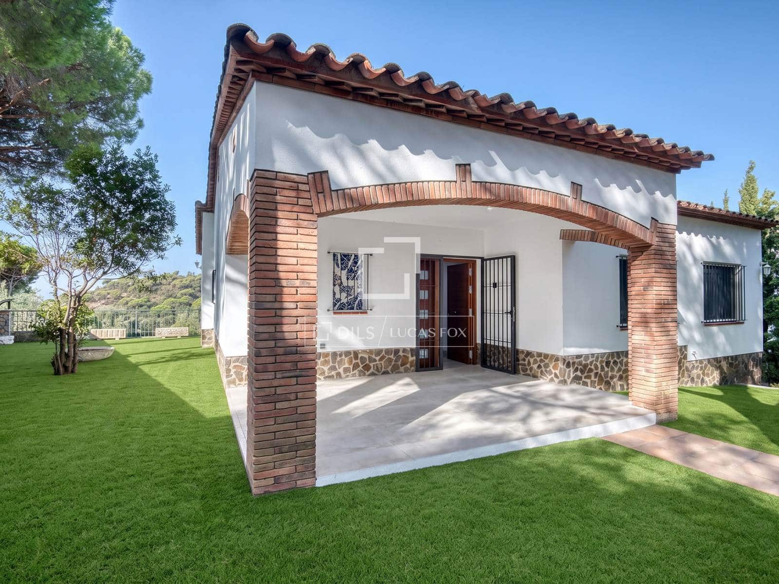 5 bedroom Villa for sale in Platja d'Aro with pool garage - € 945,000 (Ref: 10023274)