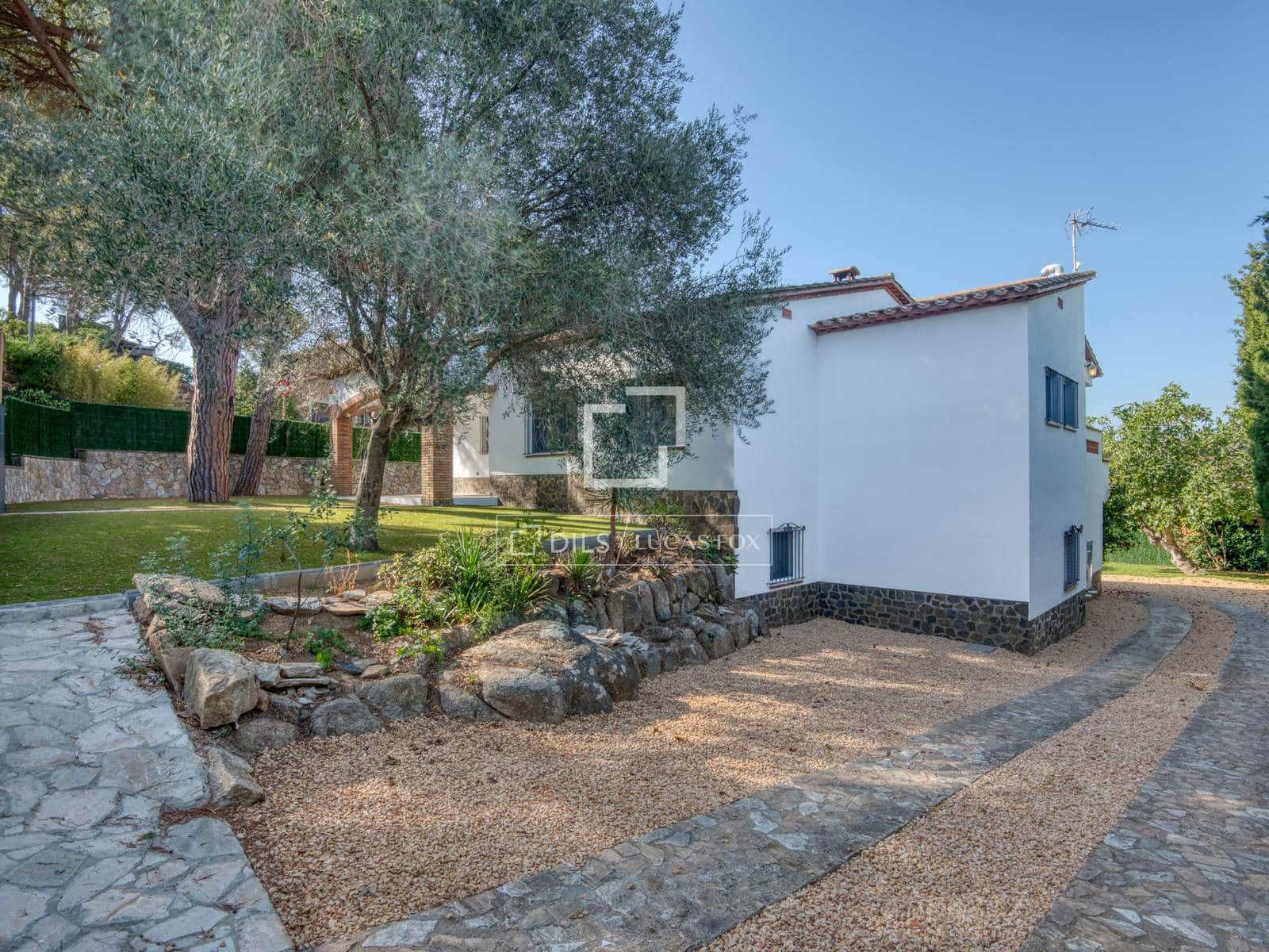 5 bedroom Villa for sale in Platja d'Aro with pool garage - € 945,000 (Ref: 10023274)