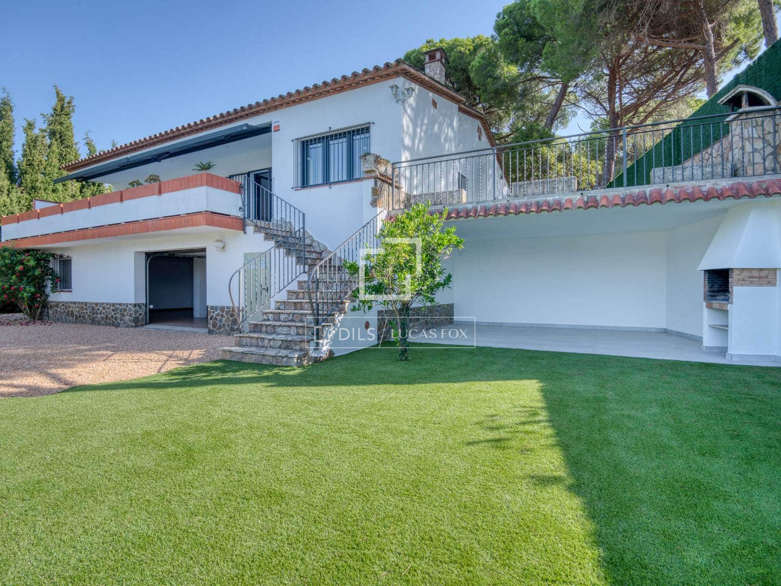 5 bedroom Villa for sale in Platja d'Aro with pool garage - € 945,000 (Ref: 10023274)