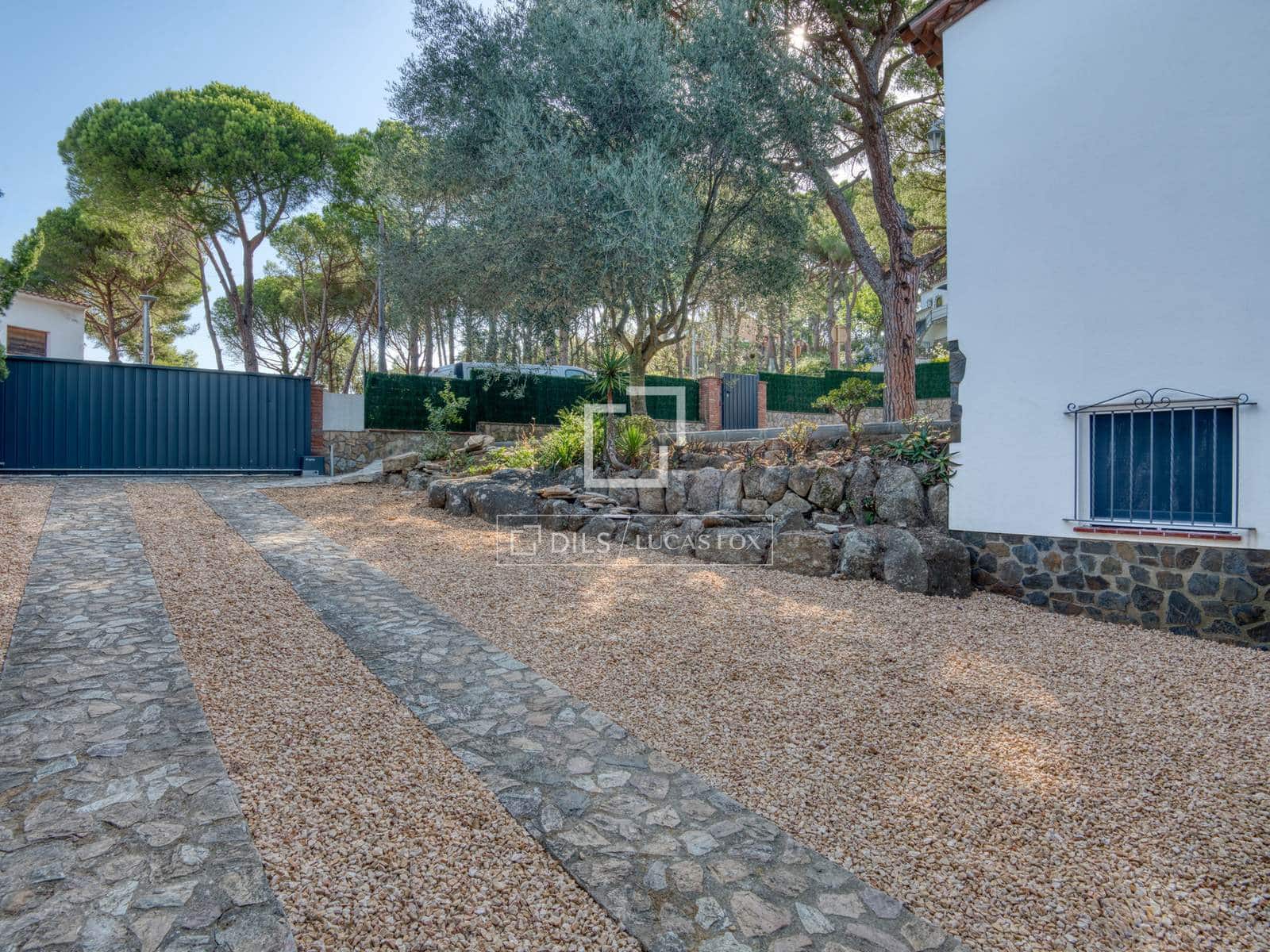 5 bedroom Villa for sale in Platja d'Aro with pool garage - € 945,000 (Ref: 10023274)