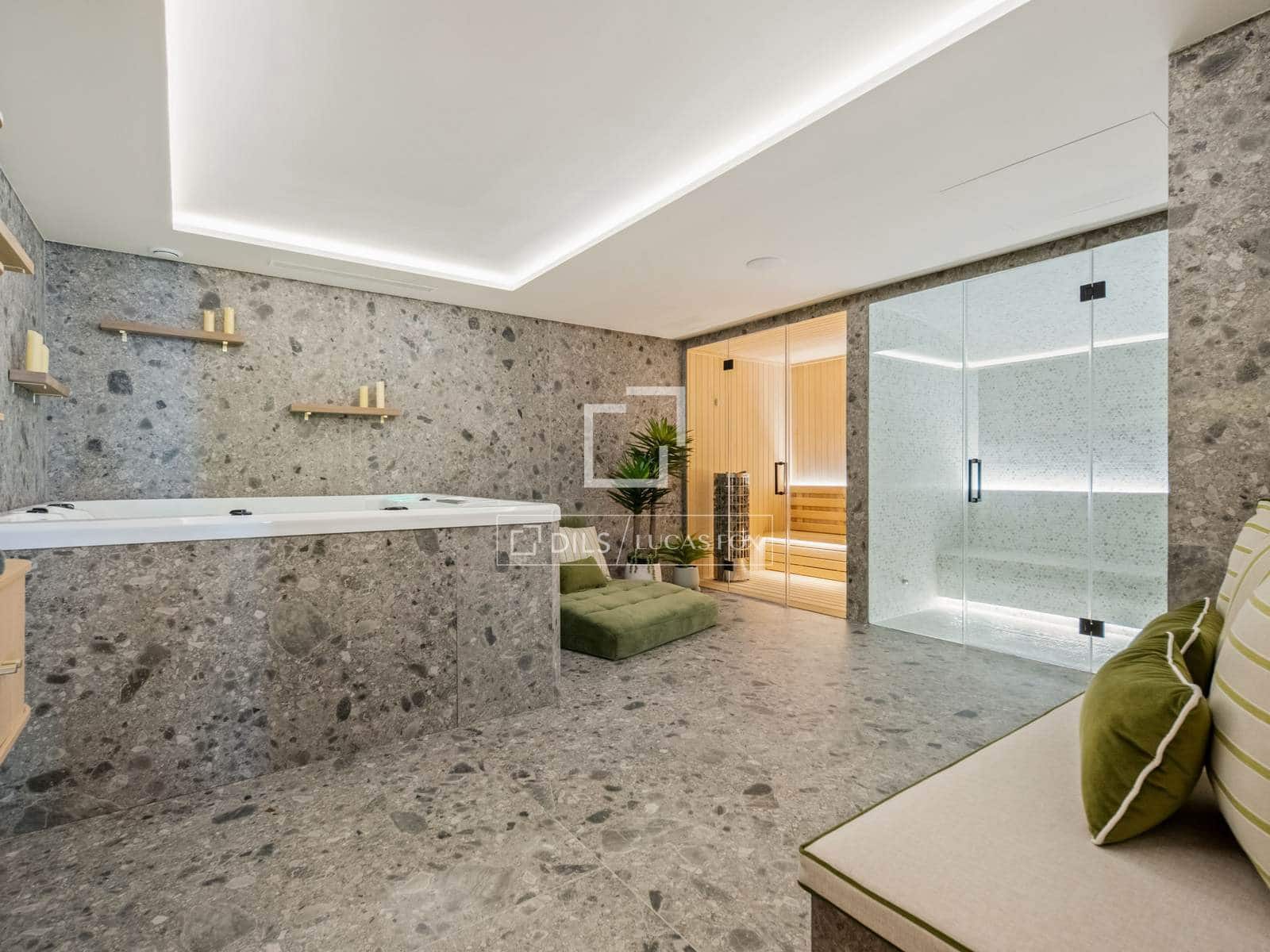 Apartamento de 5 habitaciones en Marbella en venta con piscina garaje - 6.900.000 € (Ref: 10023404)