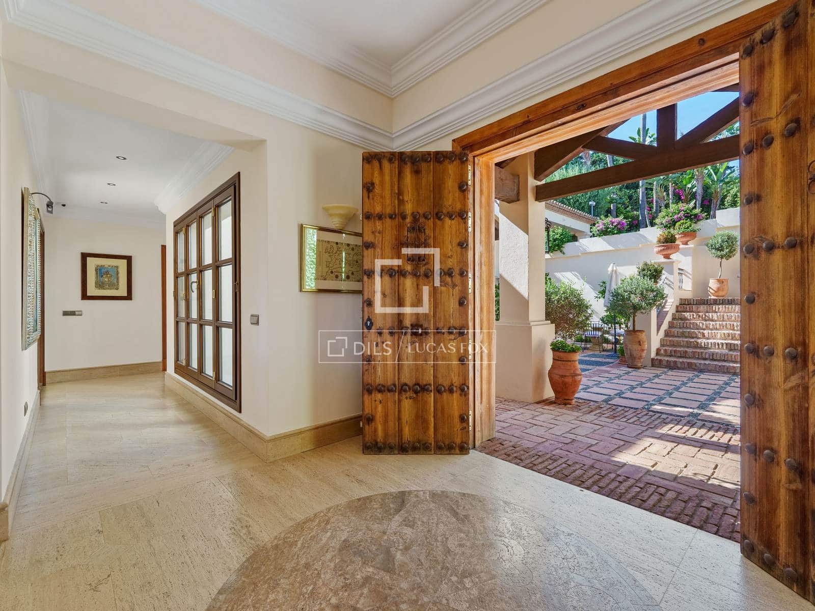 6 Zimmer Villa zu verkaufen in Marbella mit Pool Garage - 9.950.000 € (Ref: 10023407)