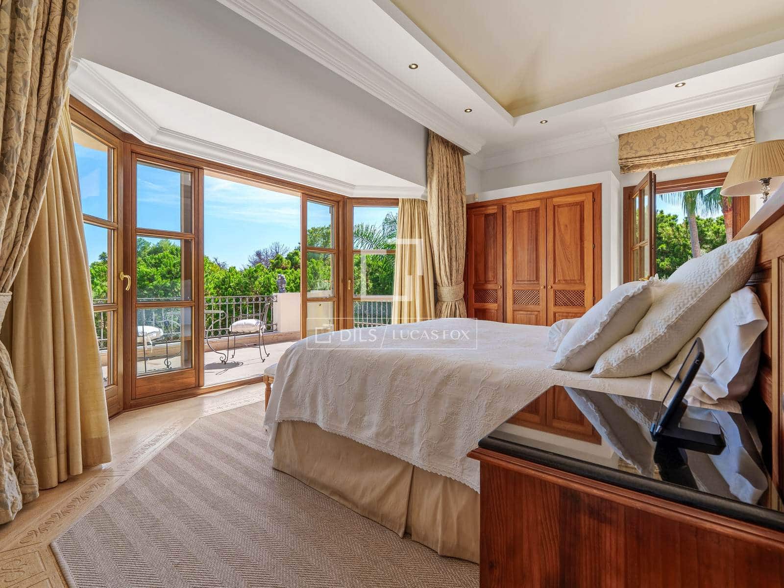 6 Zimmer Villa zu verkaufen in Marbella mit Pool Garage - 9.950.000 € (Ref: 10023407)